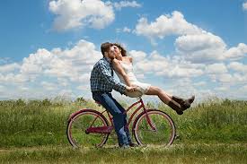engagement photos, bike props