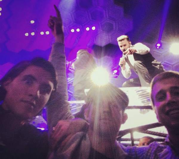 justin timberlake, concert, photobomb, photo bomb, pictures
