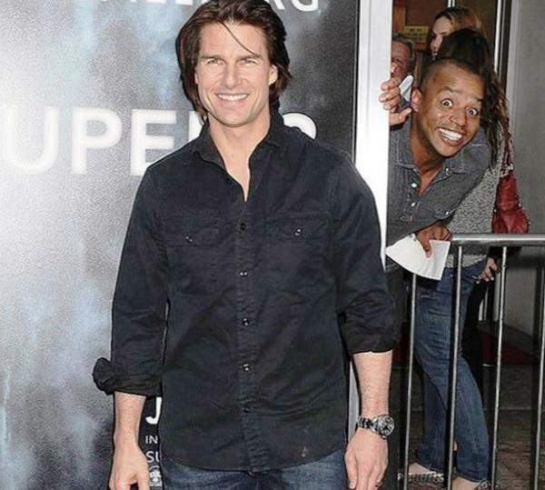 tome cruise, donald faison, photobomb, photo bomb, pictures
